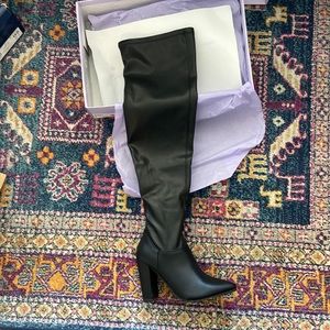 Signaal Over-The-Knee Lug Sole Dress Boots